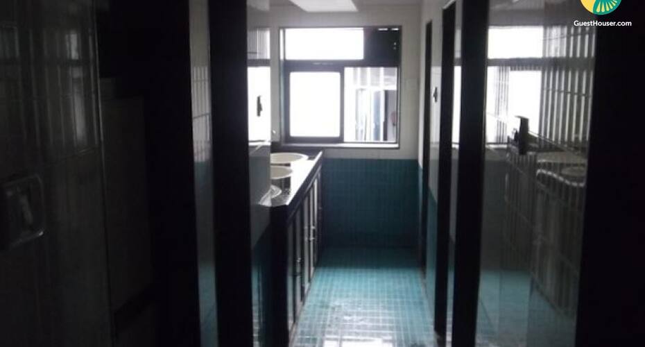 Dorm for a solo traveller, Navi Mumbai 4